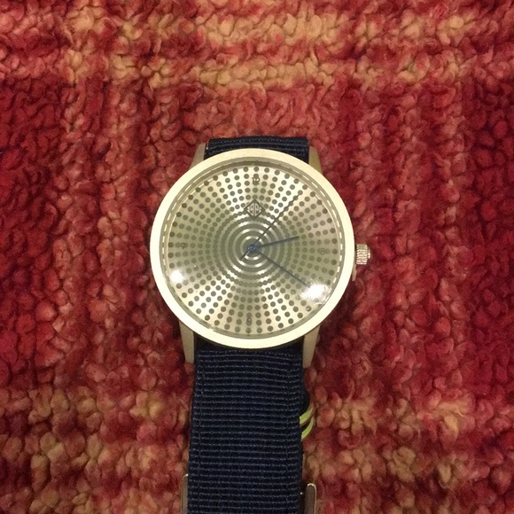 Cotton On Watch - Picture 2 of 2